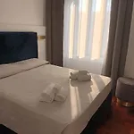 B&Bari, Via Crollalanza, Le Case Di Aurelia Guesthouse