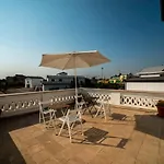 Speciale Tarshito\'S Home - Atrium And Terrace