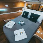 Discoverboat - Pita - Exclusive Boat&Breakfast