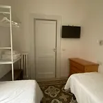 Bari Landlord 242 - Central Station Apartments