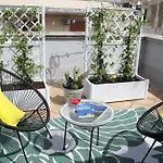 Rooftop Zahra Apartment
