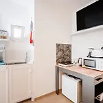 Room 4 - Lovely & Functional Studio
