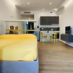 Domus13-With Private Parking