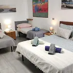 Super Central Studio, No Noise, Near Seaside, Shops