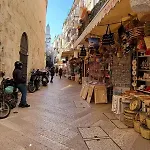 Quiet And Stylish - Bari City Center, Minutes To Station