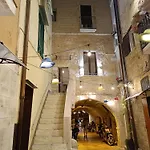Dimora Arco Basso - Old Town