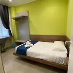 Levante Apartment And Room