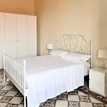 Best Stay-Theatre Suite Apartment