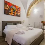 Red Rooms By Wonderful Italy