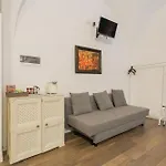 Red Rooms By Wonderful Italy