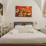 Red Rooms By Wonderful Italy