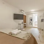 4 Twins - Central Room