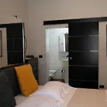 Elegant Apartment Few Steps From Bari\'S Heart
