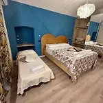 Quiet And Stylish - Bari City Center, Minutes To Station