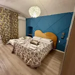 Quiet And Stylish - Bari City Center, Minutes To Station