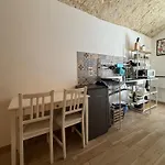Bari Landlord 31- Old Town Apartment