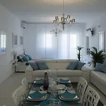 Artist\'S Suite