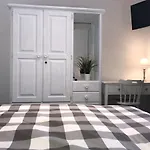 B&B National 5