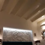Room Del Giglio