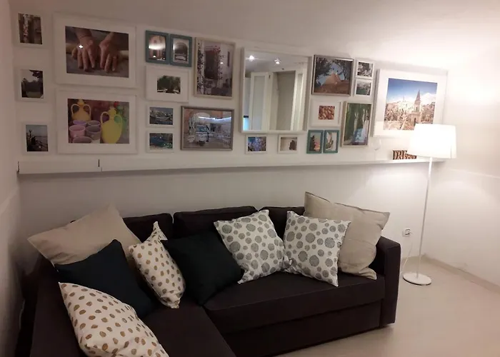 Cattaro Street - Apartment Near The Sea