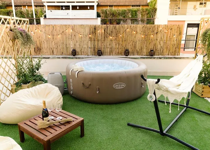Apulialux Penthouse & Garden Con Spa In Centro