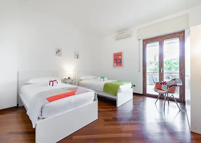 Roomy Apartment With Terrace & Parking