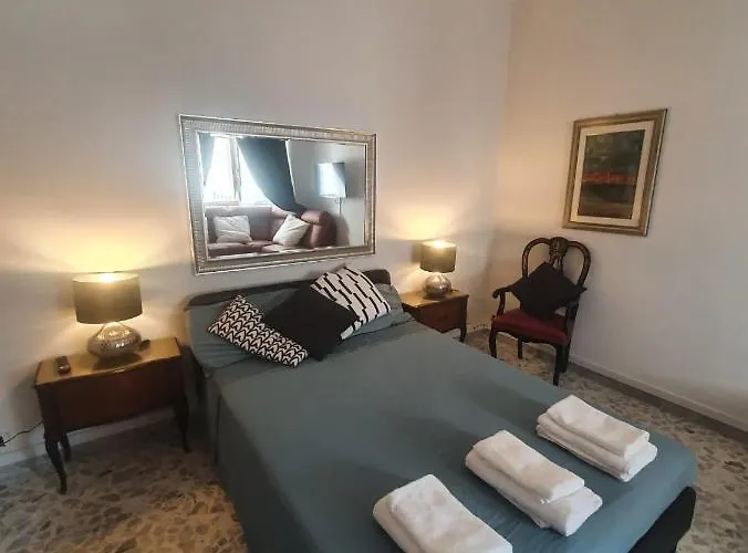 Intero Appartamento 4 Camere Da Letto 3 Bagni 12 Posti Letto Cado Dalle Nubi