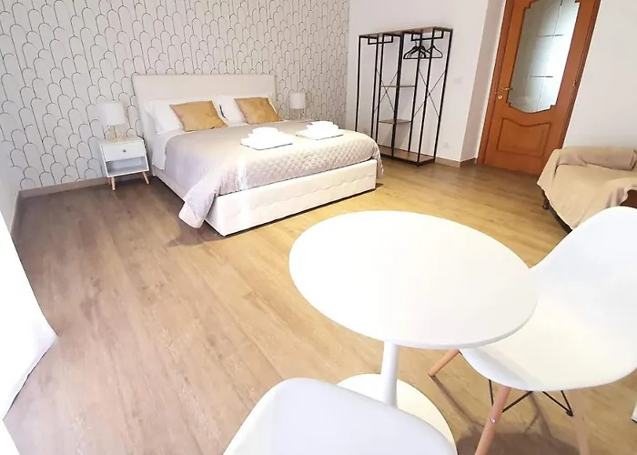 Twin Room Apulia Accommodation - Bari Policlinico