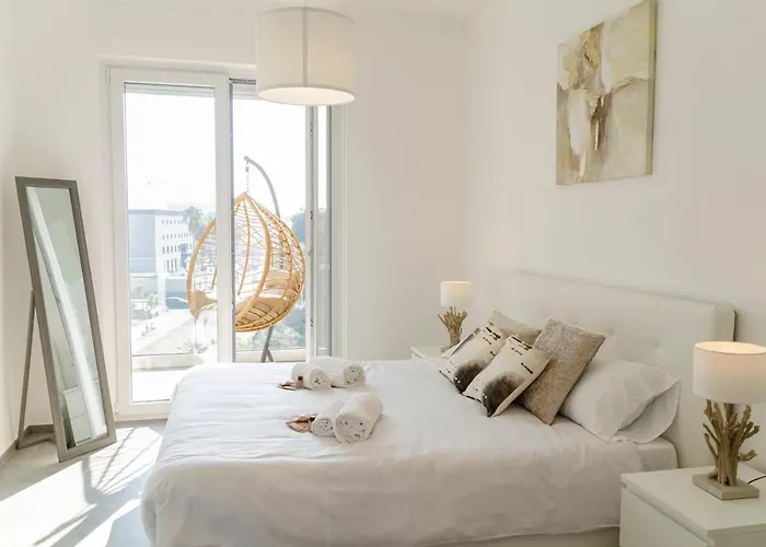 Apulialux - Exclusive And Modern City View, Private Parking