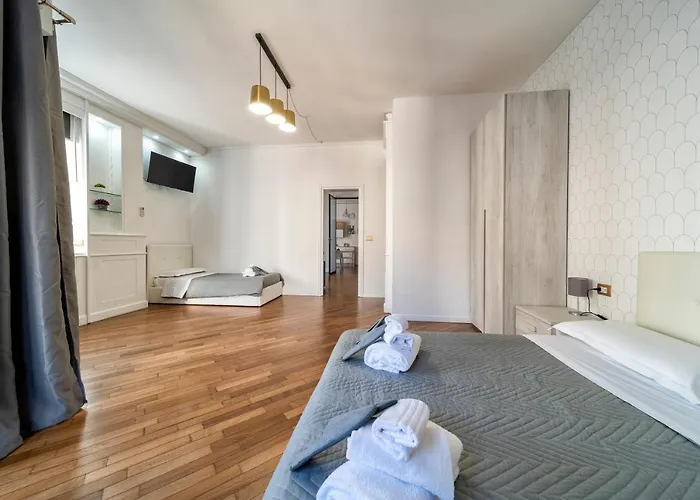 Dante 138 Class Rooms & Apartments