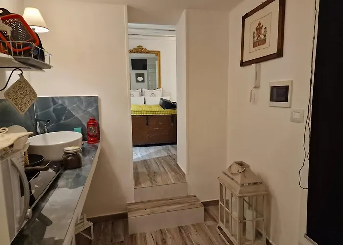 Case Di Paola Via Melo Appartamenti