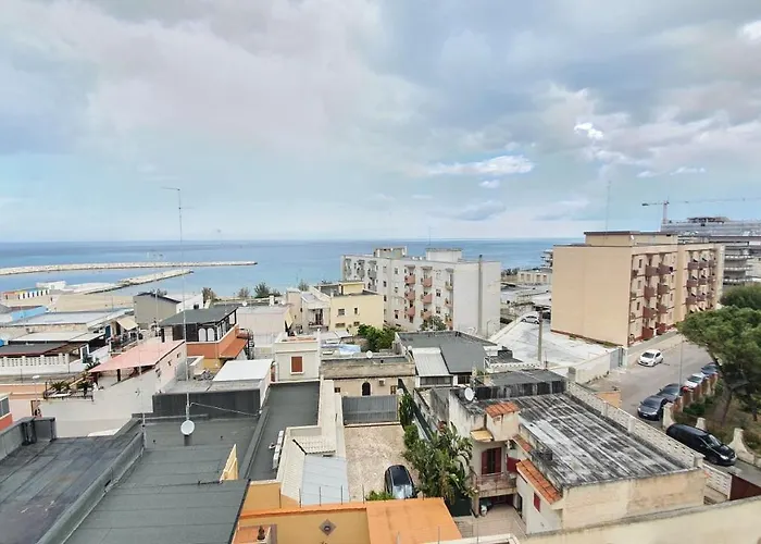 Wow Waterfront Apartment - Bari Fesca