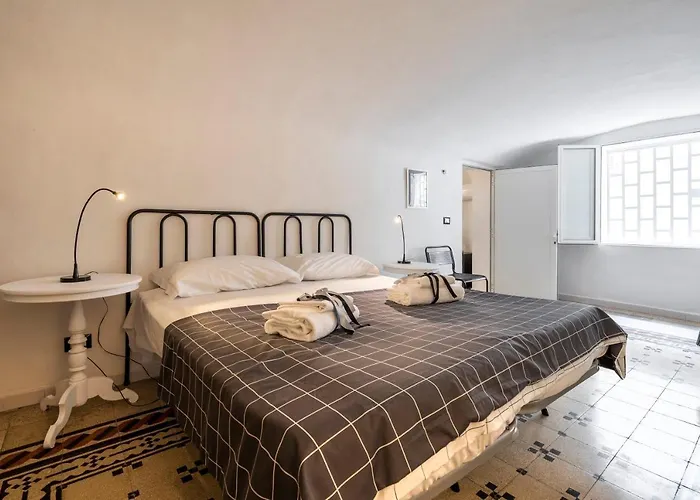White&Grey Comfy Apartment