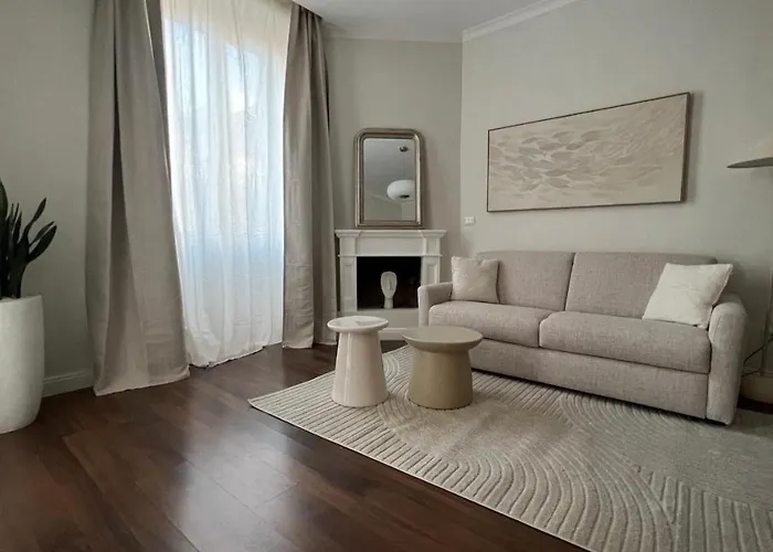 Com A Cas #2 - Feel At Home In The City Center