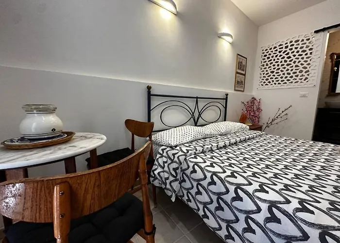 Enchanting Room In Bari Old Town