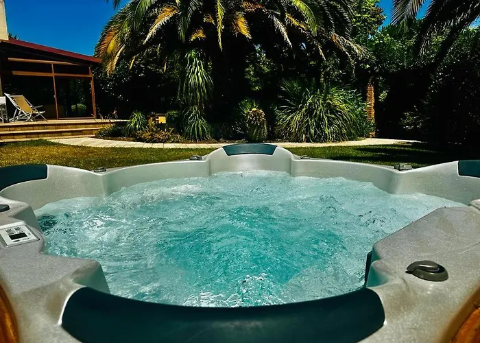 Villa Luxury Giardini D\'Oriente & Spa