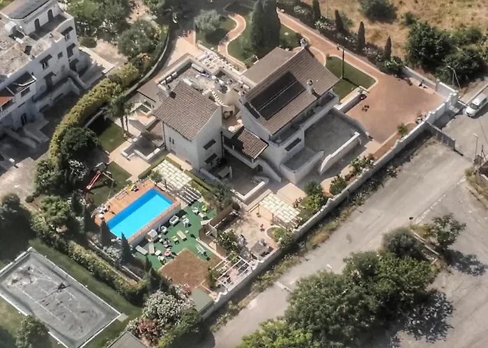 Casa Torre Di Specchio Con Piscina