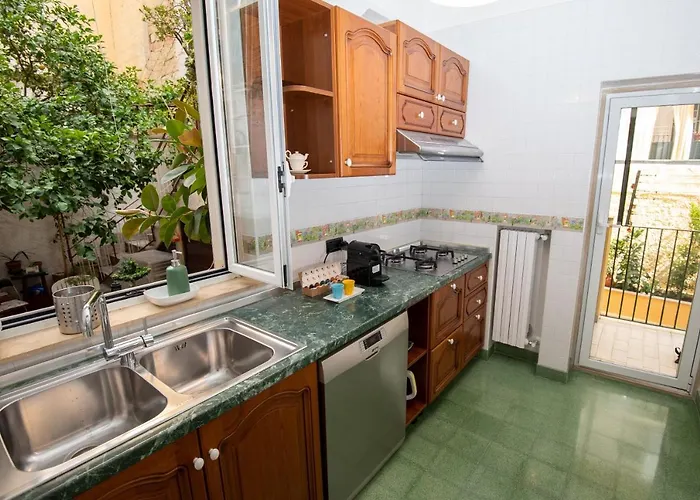 A Casa Di Anna - Charming House With Courtyard