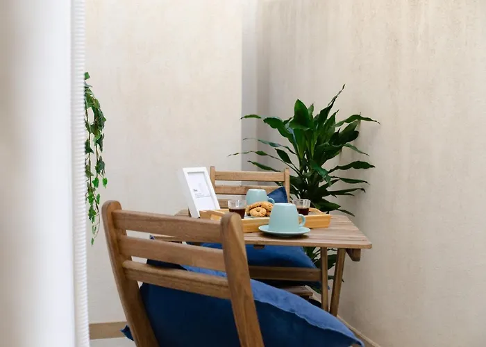 Modern Stone Apartment In The Heart Of Bari
