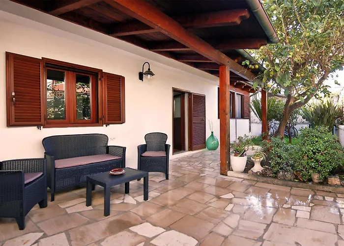 Sea Breeze Villa - Luna Apartment