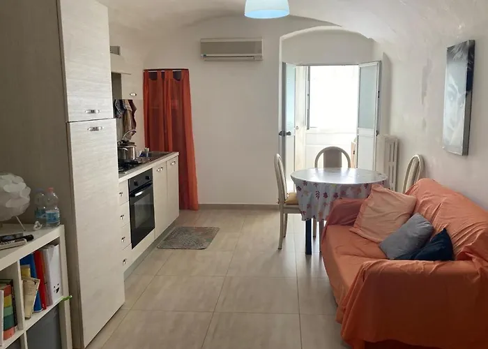 Appartamento Con Due Camere Da Letto Al Centro Di Bari