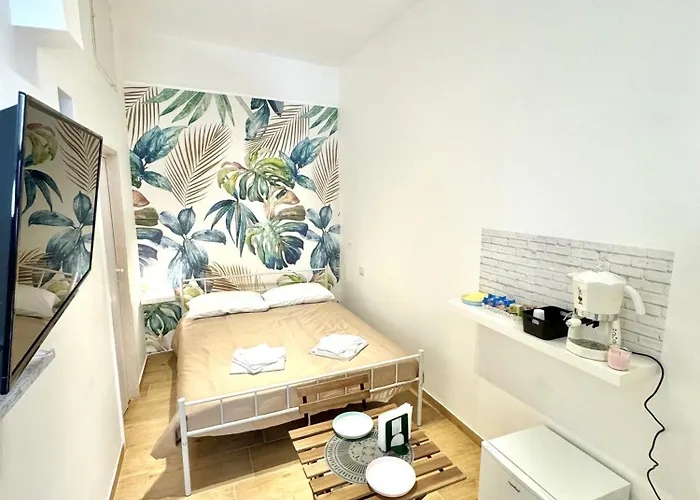 Bari Annette Room