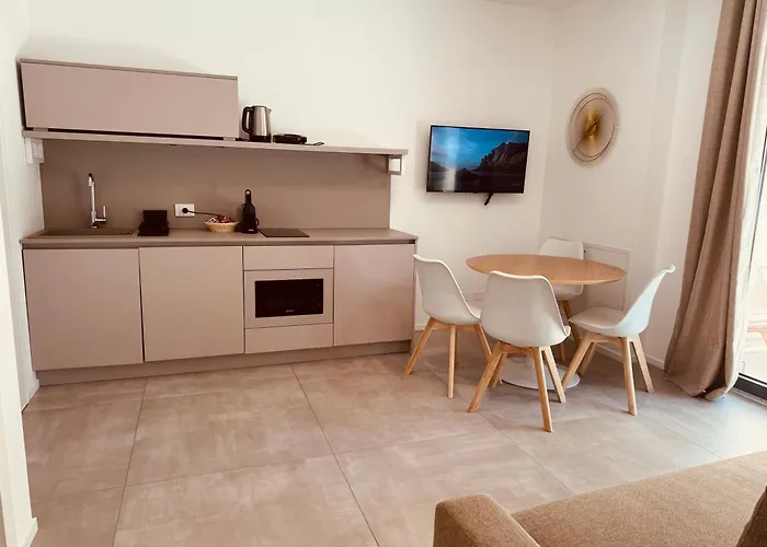 Marisabella Suite 9