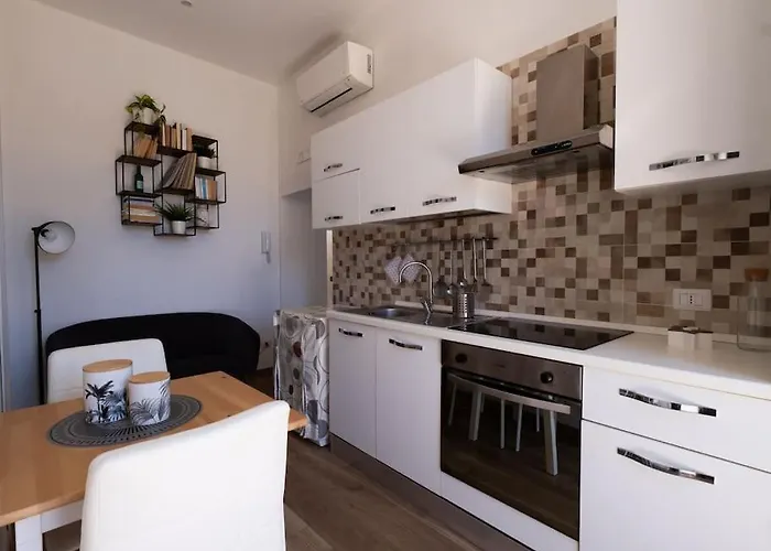 Lop\'S House
