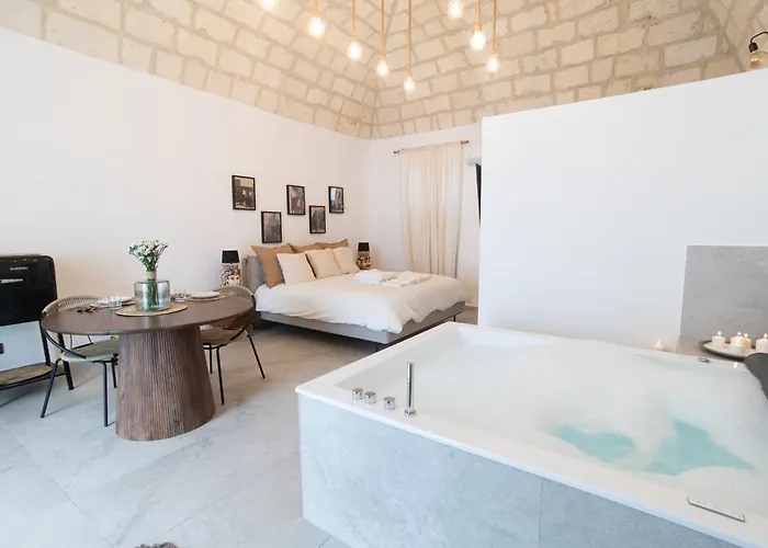 Vicoloterzo Suite