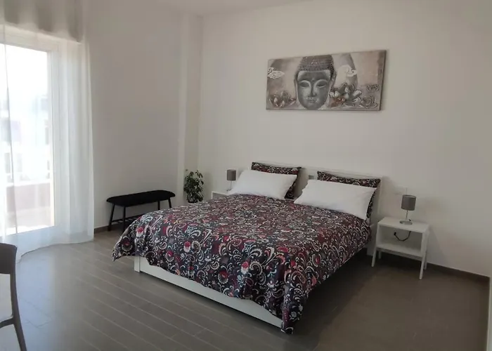 Bh Brando House