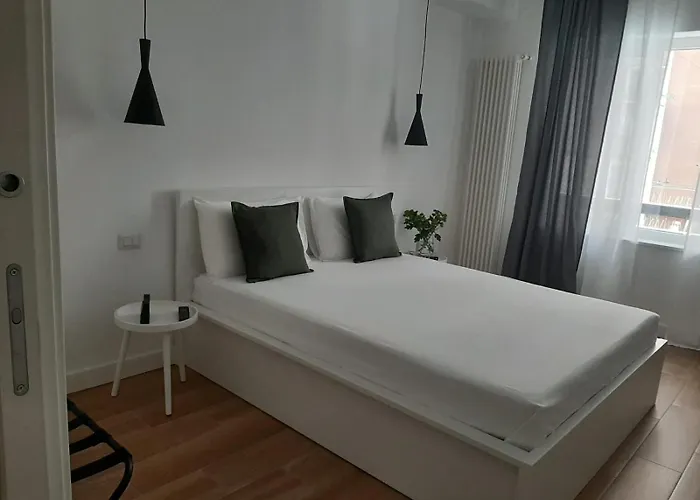 Cris House
