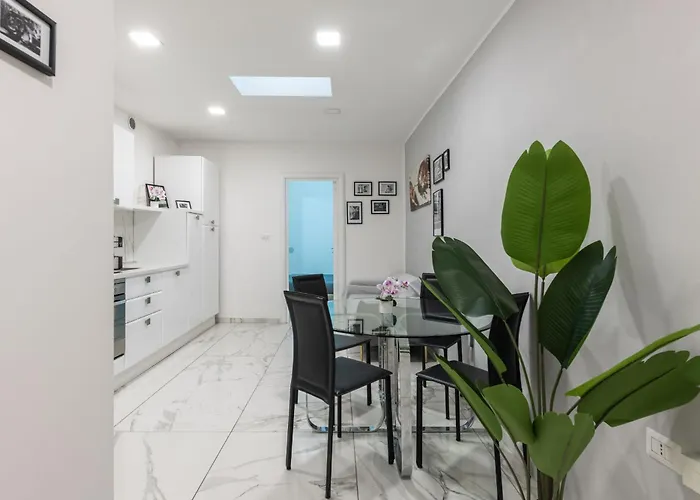 Chic House