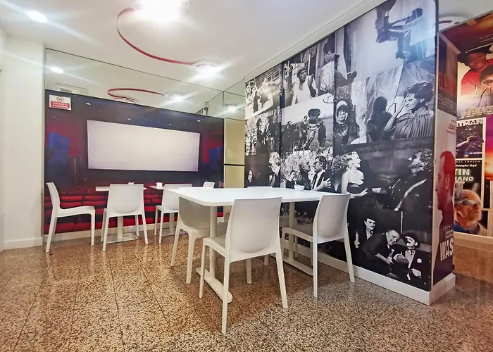 Red Carpet Rooms
