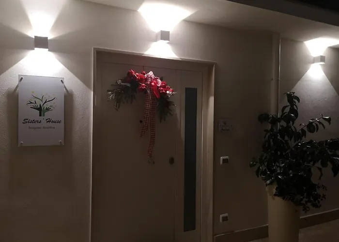 Sisters\' House